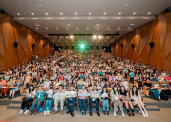 漾新聞|謝哲青高市圖講座爆滿！旅行風格揭世界交通文化百貌