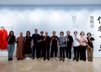 漾新聞｜慢走十步進心靈殿堂！蔡明亮《行者十步》高美館登場