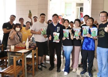漾新聞|國中會考高雄考區1萬8,796人應考 吳立森巡視考場 相較於其他縣市考生作弊 高雄無重大違規反而很溫馨