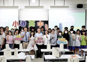 漾新聞|高等行政法院首度進入校園 小港高中模擬法庭沉浸式體驗