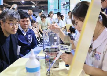 漾新聞|AI機械手臂全上陣！教育節科技成果展駁二超吸睛