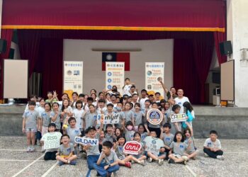 漾新聞|孩子印出海洋心聲！「校服翻轉」首登宜蘭種下41棵樹