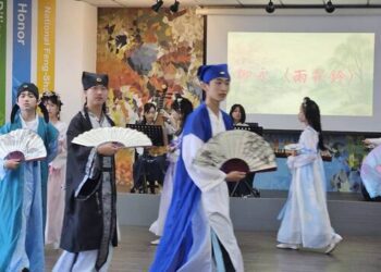 漾新聞|鳳中奪冠！詩詞吟唱二連霸驚艷全國舞台