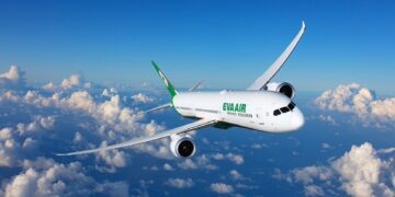 長榮航班受丹娜絲影響異動 明日下午高雄往返班機停飛