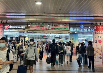 丹娜絲颱風出海 南部脫警戒 Global Mall南部門市正常營業