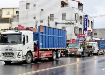 台南風災12區持續停班課高桃北支援復原