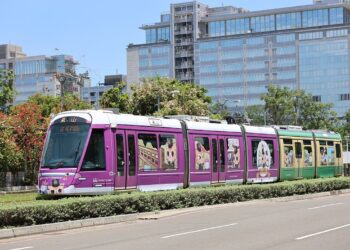 高雄輕軌延長營運時間 提供市民更便利的交通服務