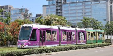 高雄輕軌延長營運時間 提供市民更便利的交通服務