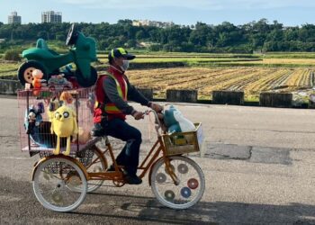 三輪車響起「有酒矸通賣無」！ 中市外埔區隊復古風潮推環保