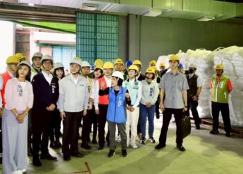 卓揆南下視察仁武糧倉 肯定高雄地方中央充分合作、馳援外縣市救災