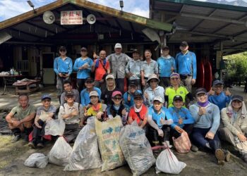 淨山除蔓垃圾揹下山 太魯閣攜手志工共同守護山林