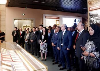 駐華使節參觀抗戰紀念展：共同銘記歷史 珍視和平