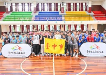 最多隊伍參賽創紀錄！台中4支足球隊聯合誓師 運動局長：預祝摘金奪冠