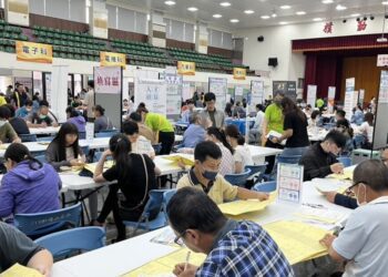 高雄失業率創縣市合併以來新低3.2% 招商引資與就業政策成果豐碩