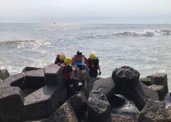 台南黃金海岸3國小畢業生溺水救回2人1失蹤