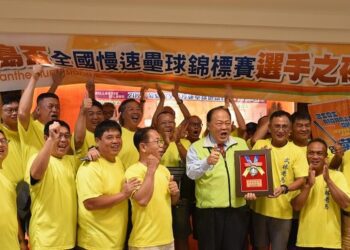 2025菊島盃全國慢壘熱血開打　18縣市36隊齊聚澎湖揮棒競技