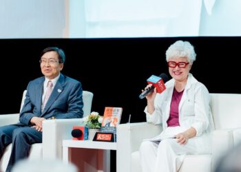 《親密搶奪，誰在拿走你的錢？》高雄新書分享會熱烈迴響  作家高愛倫贈予高市圖61間圖書館新書