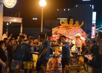 武轎踩街掀起宮廟文化嘉年華 為觀光注入活力