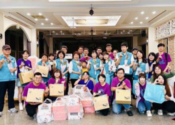 嘉義縣模範父親暨好人好事表揚活動延期 社會局主管親送桌菜、蛋糕到府祝福