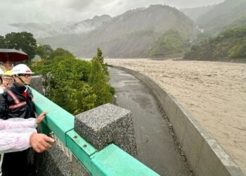 陳其邁六龜勘災   籲勿進山區、豪雨重建納入特別條例