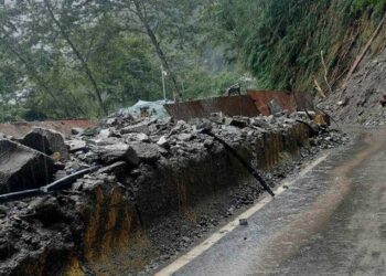 海端鄉栗園路段邊坡坍方已搶通 雙向道路恢復正常通行