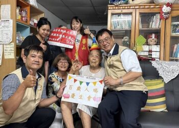 溫馨祝壽跨域關懷 百歲榮民宋漢宏伯伯喜迎百歲榮景