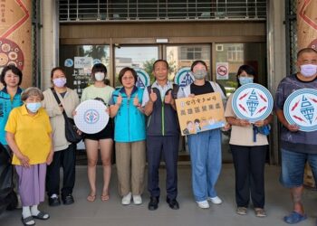 父親節最溫暖的禮物！台電高雄區處捐助扶助金 關懷湖內弱勢家庭