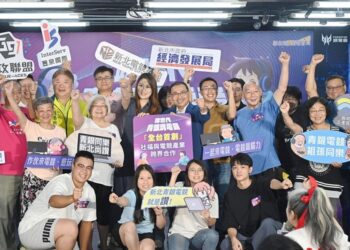 首創「跨世代一起玩」青銀電競 侯友宜與長輩組隊體驗電競魅力