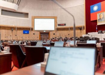 議會議事廳設備升級 康議長：議事更高效、服務更貼心