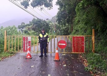 楊柳颱風來襲 鳳林警實施瑞港公路預警性封閉
