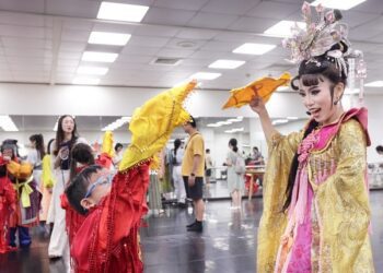 文化部表演藝術偏鄉巡演計畫  明華園戲劇總團走進甲仙與旗津  以戲劇體驗點亮孩子心中的舞台夢