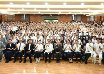 縣長徐榛蔚偕立委傅崐萁出席「花蓮慈濟醫學中心39周年院慶大會」感謝所有慈濟人無私奉獻