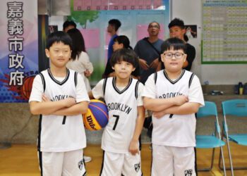 嘉義市慶祝建城320+1 鼓勵青少年「耍球不耍狠、尬球不尬車」 青少年親子三對三暨校際籃球錦標賽