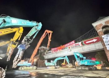 台鋼科大前陸橋夜間封閉拆除 提醒民眾提前改道