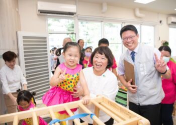 嘉市蘭潭國小「蘭星樓」嶄新啟用　黃敏惠市長：教育扎根 融合自然與啟發學習