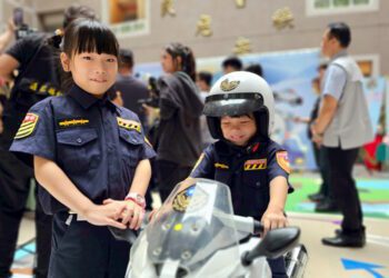 與「小萌警」共同宣導安全駕駛 「模擬酒醉眼鏡」體驗式教材強化防酒駕意識