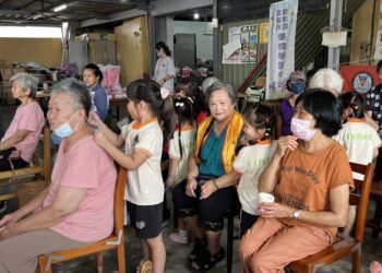 歡度祖父母節！高雄旗津老寶貝樂開懷