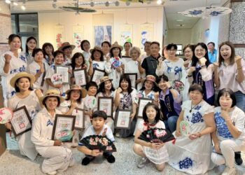 「閃亮藝啟-青花再現」鶯歌區婦女大學師生成果展