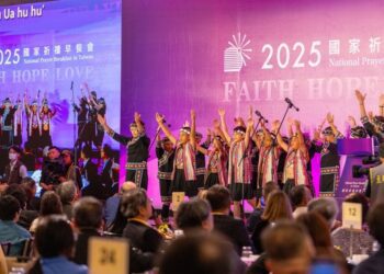 法治國小童韻合唱團登國家祈禱早餐會 以布農泛音獻唱祝福