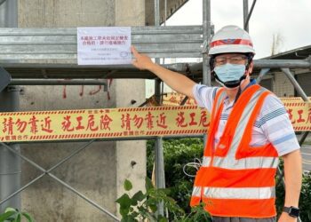 88快速公路橋下施工架組裝作業未符合職安規定  公路局勒令停工並要求立即改善