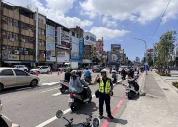 台南新光小北店開幕營運連傳斷水違停亂象