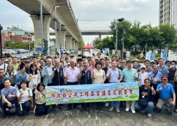 見證自行車跨橋創新工法與生態典範！ 內政部組團觀摩台中「綠空廊道」