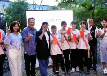 八斗高中9生獲族語中高級認證 曾智勇頒獎表揚並肯定原民教育成果