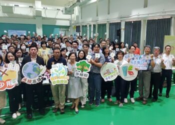 漾新聞|「我願意！」吳立森攜手全市校長宣示擔任永續教育領航員 打造淨零校園新典範