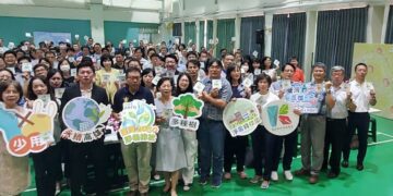 漾新聞|「我願意!」吳立森攜手全市校長宣示擔任永續教育領航員 打造淨零校園新典範