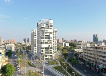 致贈社宅住戶中秋賀禮 高市府預告凱旋青樹將有更豐富生活機能