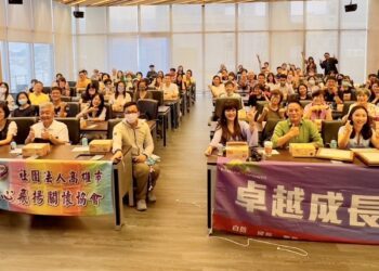 展心飛揚關懷協會攜手公益團體 邀請洛桑醫師舉辦身心靈養生講座！