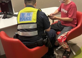 聽信卡債女險匯百萬投資 中警一查帳戶全警示