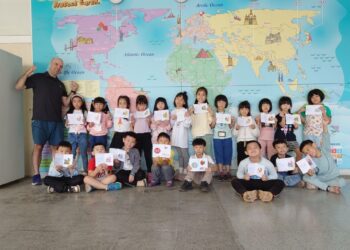 嘉義市精忠國小感謝台東聖母醫院　獻上音樂陪伴弱勢長者