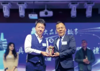 國內生技場獲2023「百大最具影響力品牌」與「台日卓越創業家大賞」雙獎肯定